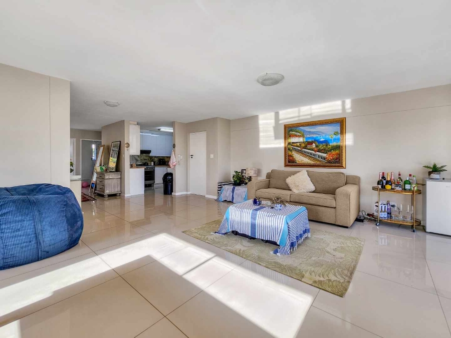 To Let 3 Bedroom Property for Rent in Sea Point Western Cape